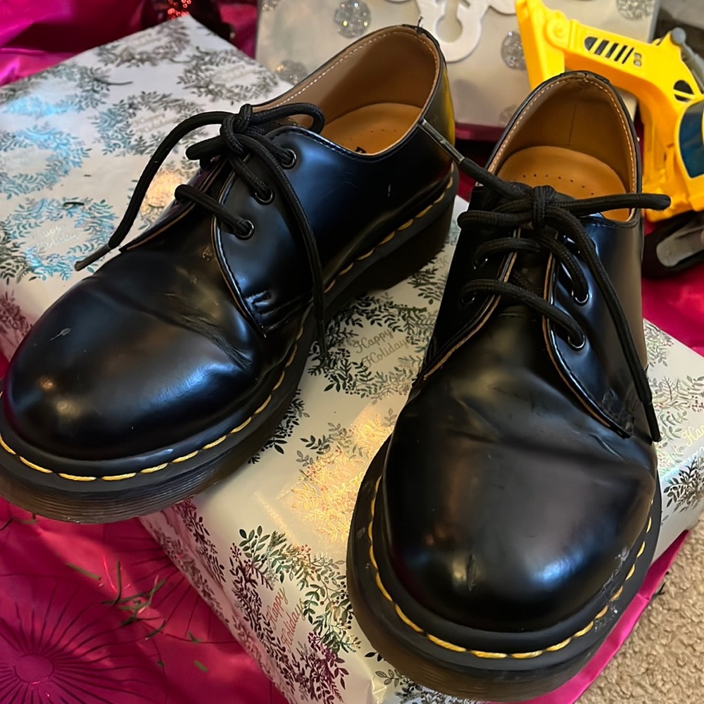 Size 7 slightly worn